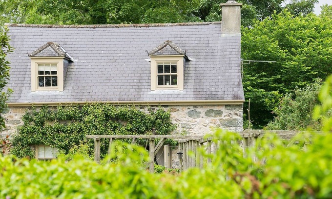 Pentraeth Cottage | Cozy Ty Fry Cottage: Oceanfront Retreat for 4 Guests