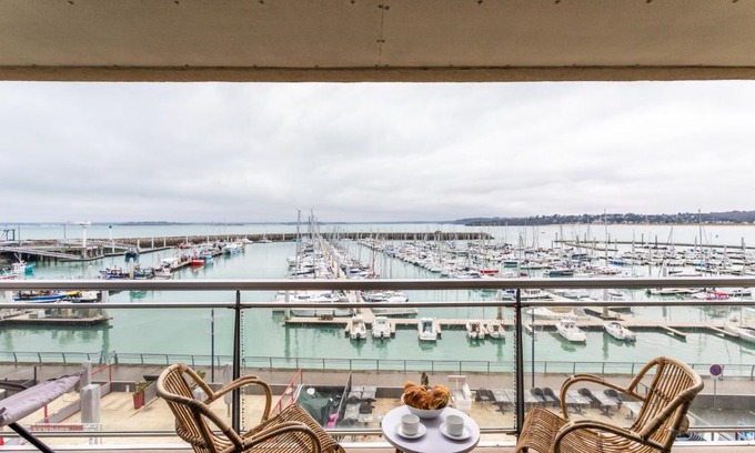 Saint-Cast-le-Guildo Apartment | Ty Granny - Breathtaking Port Views & Child-Friendly Stays