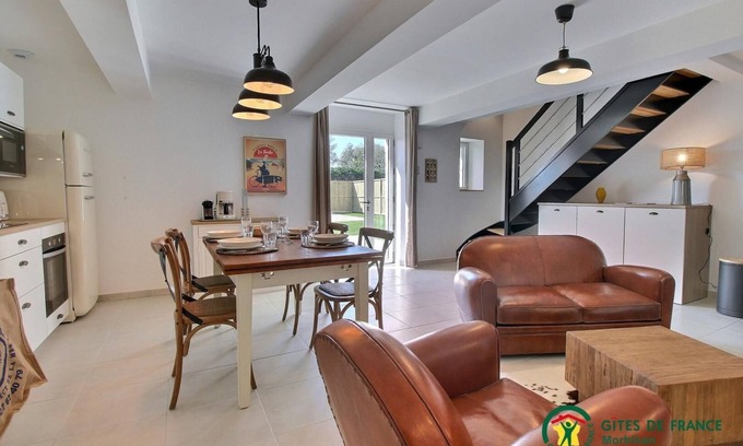 Surzur House | Cozy Oceanfront Gîte - Ty Kergo in Surzur Awaits You