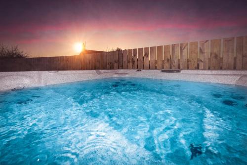 Tudweiliog House | Discover Ty Llewelyn: Family-Friendly Retreat with 9.6 Rating