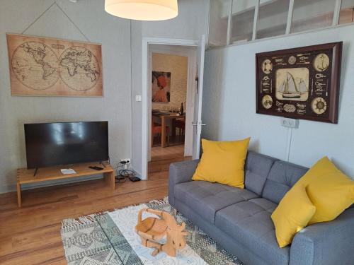Saint-Pol-de-Leon Apartment | Family-Friendly Stay at TY MA GOURDADOU - Rated 9.1/10
