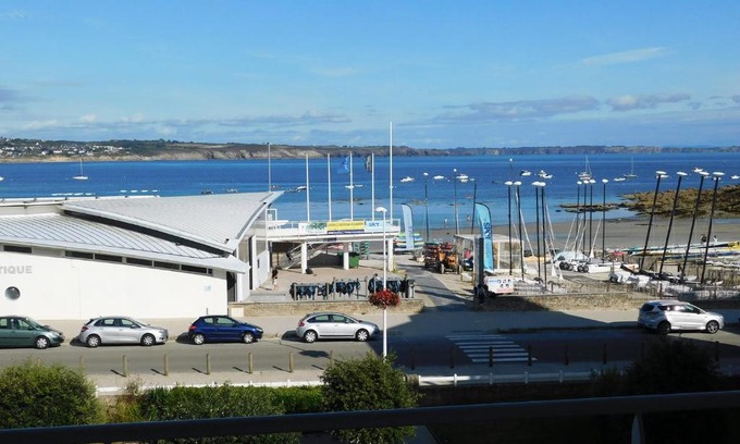 Plougonvelin Apartment | Relax at TY MAGARI: Oceanfront Paradise with Pool & Hot Tub