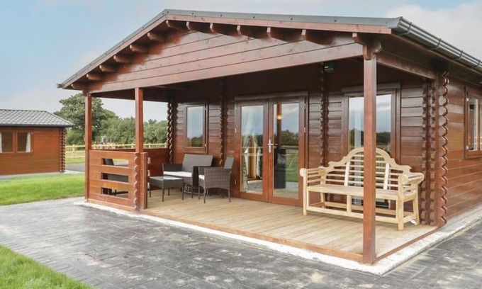 Dwyran Ski Chalet | Discover Ty Mai: Family and Pet Friendly Retreat