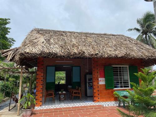 Ben Cau Ski Chalet | Guest Rated: 9.9 at Ty Phu Miet Vuon Homestay Bungalow