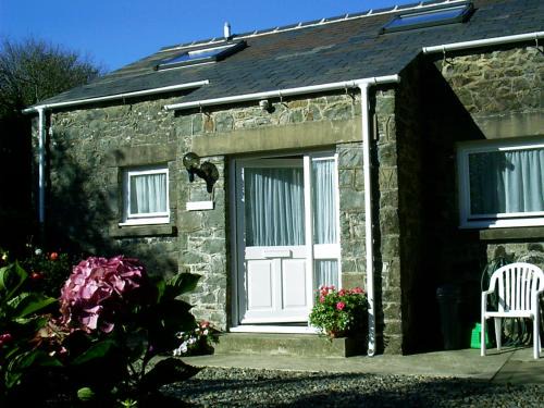 St Brides House | Idyllic Ty r Pwmp: Oceanfront Stay with Top Guest Ratings