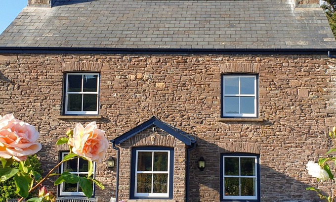 Tretower Cottage | Scenic Ty Sinsir: Castle Views & Cozy Fire Pit Retreat