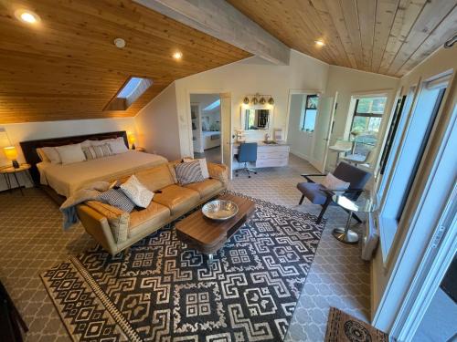 Regional District of Nanaimo House | Tyee Beach Oasis Bed and Breakfast