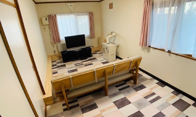 Asahikawa House | Cozy House Near Airport with Breakfast & Family Amenities