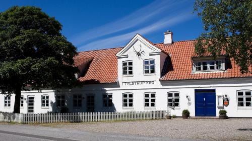 Tylstrup Hotel | Discover Tylstrup Kro og Motel: Pet-Friendly and Accessible