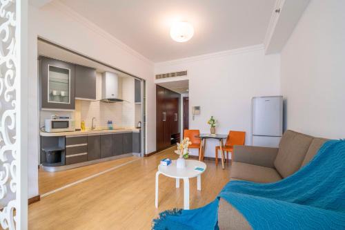 Wantiguan Apartment | Tyms Stylish 1BR APT Xujiahui Jiahui International