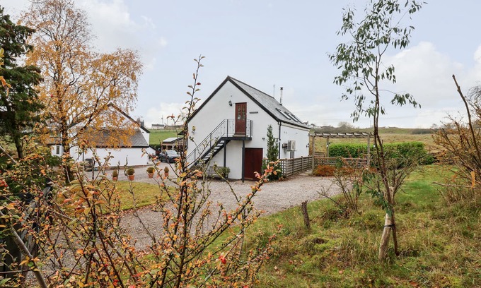 Flintshire Apartment | Cozy Tyn-y-Mynydd Bach with Kitchen and Open Fire
