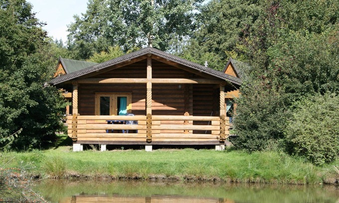Hechthausen Apartment | Pet-Friendly Type C7 Log Cabin with Oceanfront Views