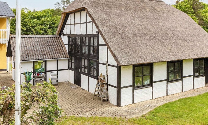 Hanstholm House | Ideal 6-Person Holiday Home in Hanstholm with Breakfast