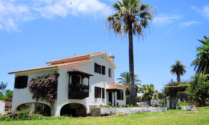 Puerto de la Cruz Villa | Inviting Canarian Villa with Ocean Views in Puerto de la Cruz