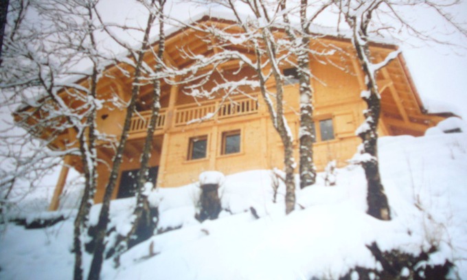 Thones Ski Chalet | Cozy Chalet Retreat with Lake Views in the Mountains