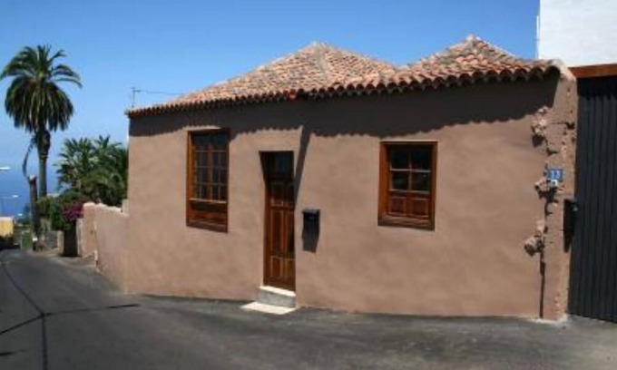 La Vera House | Charming Rural Retreat: Child-Friendly with Kitchen Access