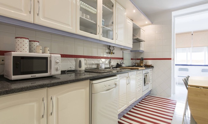 Sao Jorge de Arroios Apartment | Family Apartment with Terrace for Up to 8 Guests, Rated 8.8