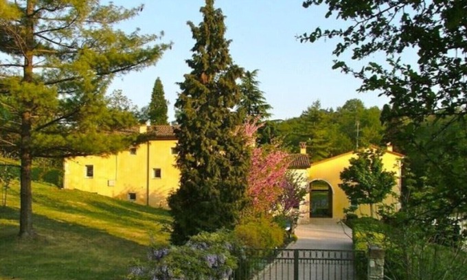Castegnero Cottage | Unforgettable Villa Dolina Stay in Beric Hills - 10/10 Rated