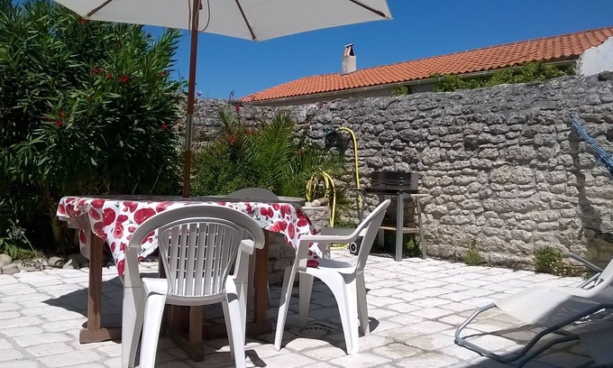 Dolus-d'Oleron House | Cozy Village Retreat Steps from the Beach - Rated 9.8/10