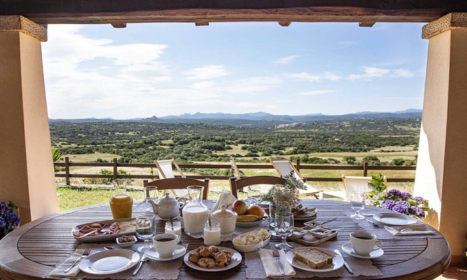 Sa Castangia House | Scenic Countryside Retreat with Panoramic Views
