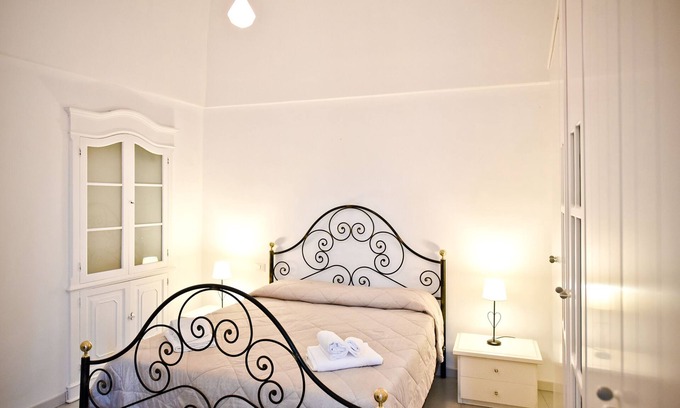 Locorotondo Apartment | Idyllic Retreat with Stars and Pool in the City Center