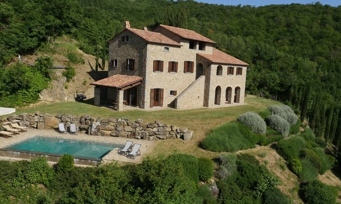 Cortona Villa | Inviting Retreat with Private Pool and Ocean View