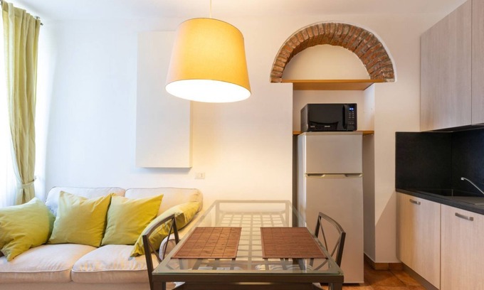 Porta Tenaglia Apartment | Typical Milanese two-room apartment in Via Bramante - Mirable PM
