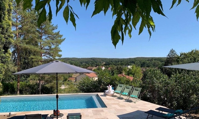 Savignac-les-Eglises House | Typical Périgord country house, fully equipped, with gardens and swimming pool