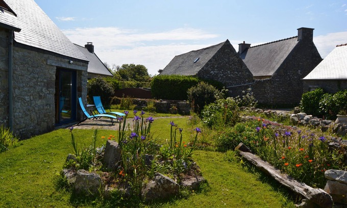 Crozon House | Relaxing Oceanfront Retreat in Cap de la Chèvre, 9.8 Rated