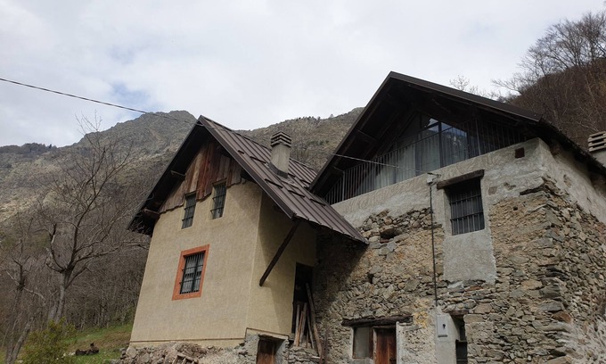 Bagni di Vinadio Cabin | Renovated Alpine Hut with Breakfast & Kitchen Amenities
