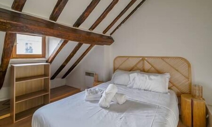 Bonne-Nouvelle Apartment | Charming Parisian Apartment with Kitchen & Breakfast Included