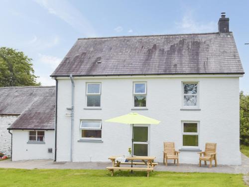 Brechfa House | Pet-Friendly Typicca Farmhouse - Rated 8/10 by Guests