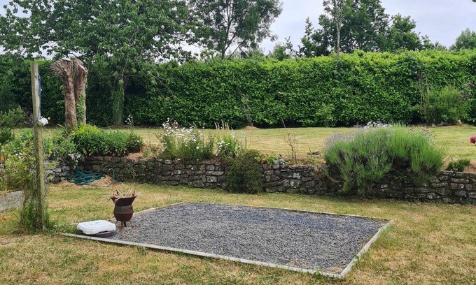 Hambye House | Tranquil Longère Normande: Pet-Friendly Retreat in Nature