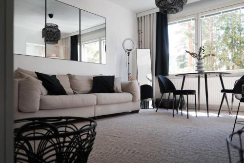 Salo Apartment | Modern Well-Equipped Apartment with Free Parking & Reviews 9.3