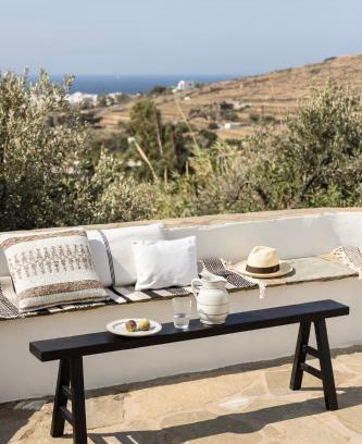 Tinos Town House | Top-Rated Family Retreat at Tzitzikey House Tinos