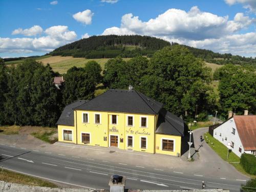Cervena Voda House | Pet-Friendly Retreat at U Čmeláků with Family Amenities