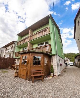 Vysne Ruzbachy House | Pet-Friendly U Bažanta *** - Oceanfront Retreat Awaits