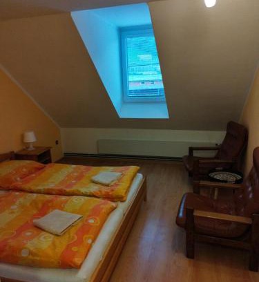 Lhota u Olesnice House | Guest Favorite U Cvečků: Family-Friendly with Pool Access