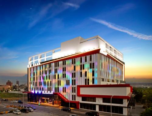 Xitun District Hotel | Discover U-Her Hotel: Oceanfront Bliss & Spa Experience