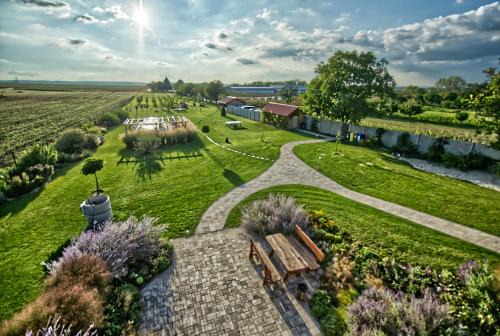 Horni Vestonice House | Top-Rated Comfort at U Jeřába - Complex C with Pool & Breakfast