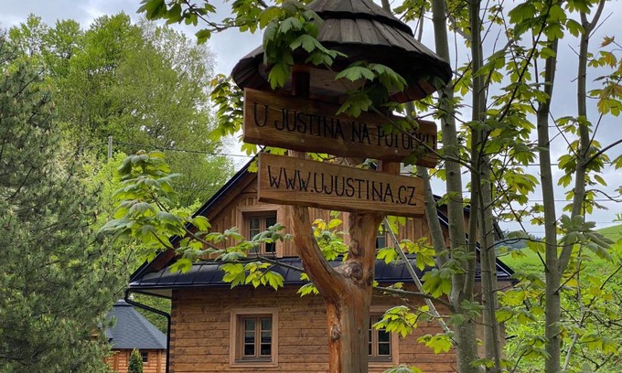 Velke Karlovice House | Pet-Friendly Retreat at U Justina na potůčku - 10/10 Rated