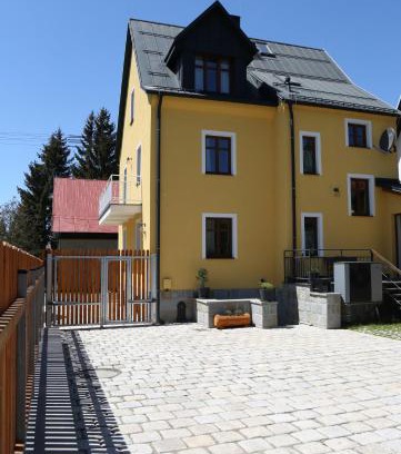 Abertamy Apartment | Discover Family-Friendly Comfort at U líného jezevce