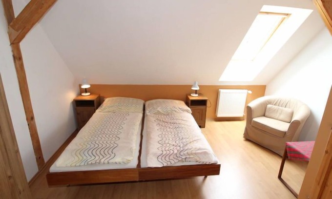 Mala Skala Apartment | Relaxing Stay at U splavu 5: Spa, Breakfast & Family Friendly