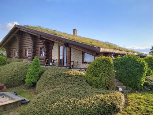 Cetenov-Dehtary Apartment | Discover U Srubu Sychrov: Pet-Friendly Oceanfront Retreat