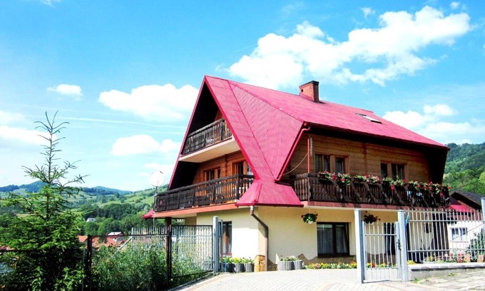 Piwniczna-Zdroj House | Comfortable Stay at 'U Uli' with Family-Friendly Amenities