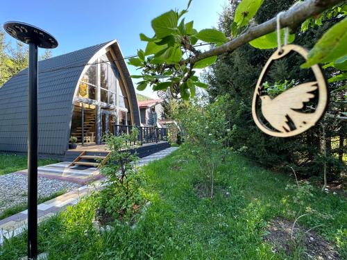 Yaremche Hotel | U Yaroslava Hotel: Top-Rated Stay with Oceanfront Pool