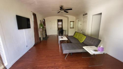 Garfield Apartment | Pet-Friendly 2 BR Apartment in Downtown Phoenix Awaits