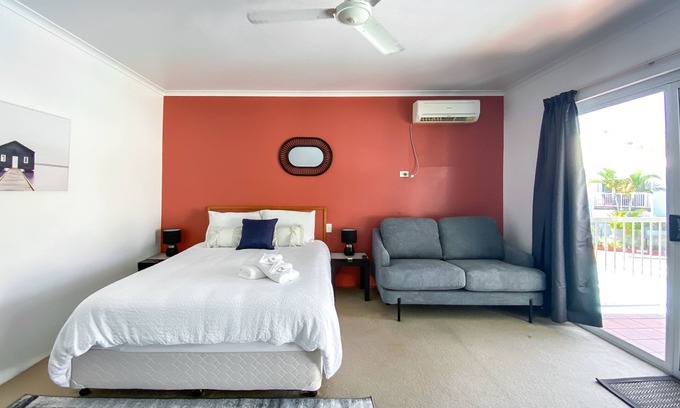 Dolphin Heads Resort | Exceptional Sea Spray @ Dolphin Heads with Oceanfront Pool