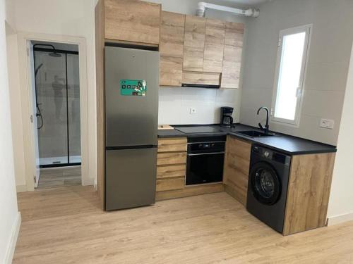Almendrales Apartment | Convenient U3 Apartment in Central Madrid for Families
