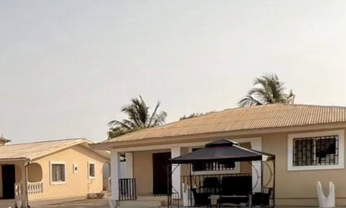 Monrovia Villa | Relaxing Family Retreat at UB Villas (The Black House)